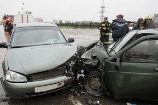 На Бийской произошла ужасная авария с участием двух легковушек 