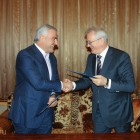 Белозерцев подписал договор о сотрудничестве с президентом ГК «Ташир» Карапетяном