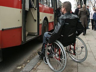 В Пензе инвалид-колясочник пустил слезу перед девушкой, оказавшей ему помощь 