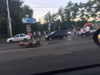 В страшной аварии на Проспекте Победы погиб мотоциклист