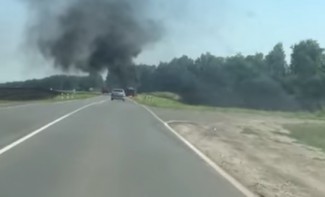 В сети появилось видео пожара на трассе в Пензенской области