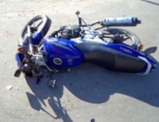 В Пензе мотоциклист совершил «акробатический кульбит», врезавшись в препятствие 