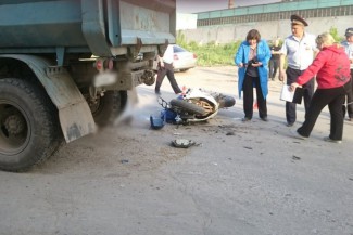 В Пензе молодой мотоциклист на полном ходу «влетел» в фуру