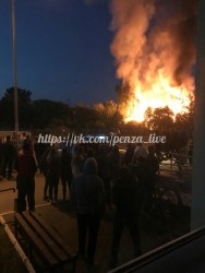 Крупный пожар на Тарханова попал на видео