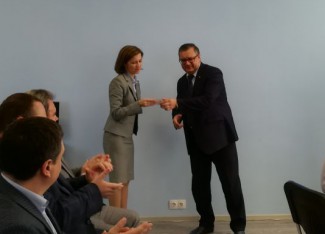 Белозерцев уступил депутатский мандат женщине