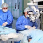 Главный пензенский офтальмолог провел первую в мире операцию по имплантации двух хрусталиков