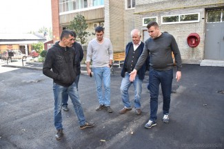 Вице-мэр Пензы Ильин отчитал подрядчика за трещины в асфальте на проспекте Строителей
