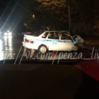 Соцсети: В центре Пензы машина ДПС влетела в дерево