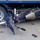 В Кузнецке произошла страшная авария с участием грузовика и мотоцикла 