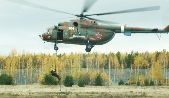 В Пензенской области бойцы Росгвардии устроили прыжки с вертолета без парашюта