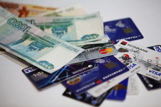 В Пензе с банковской карты пенсионерки украдено 700 тысяч рублей