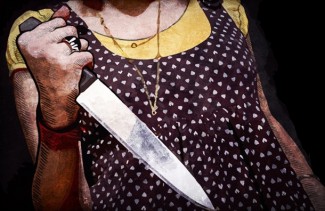 В Пензе 67-летняя пенсионерка-ревнивица заявилась на работу к мужу с ножом