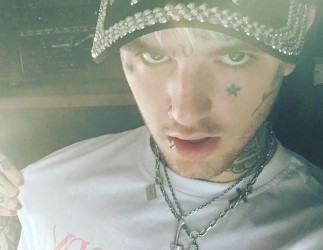 В Сети появилось видео с умирающим рэпером Lil Peep 