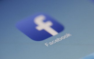 СМИ: Пользователи Facebook больше не могут удалять старые публикации