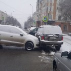 Очевидцы сообщают о «перпендикулярной» аварии на улице Московской