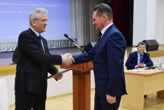 Виктор Кувайцев награжден благодарностью главы региона Ивана Белозерцева
