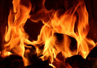 В страшном пожаре под Пензой пострадал человек