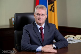 Губернатор Иван Белозерцев поздравил энергетиков с праздником