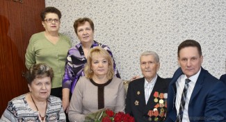 Виктор Кувайцев поздравил со 100-летним юбилеем ветерана ВОВ