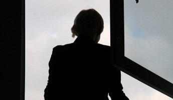 В Пензенской области в День всех влюбленных девушка выпрыгнула из окна из-за ссоры с парнем В Пензенской области в День всех влюбленных девушка выпрыгнула из окна из-за ссоры с парнем