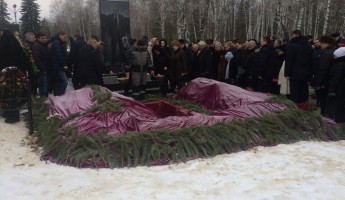Вячеслава Сатина похоронили рядом с могилой Василия Бочкарева