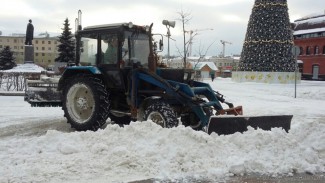 В Пензе продолжается круглосуточная неустанная борьба со снегом