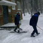 700 человек продолжают бороться с последствиями снегопада в Пензе