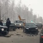 На Западной поляне произошла «жесткая» авария с участием двух иномарок