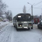 В Кузнецке под колеса автобуса попал человек