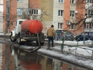 Пензенские коммунальщики ведут борьбу с «большой водой»