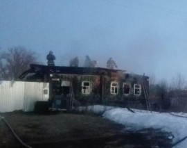 С пожаром в Кузнецком районе боролись 14 сотрудников МЧС