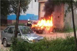 «Языки» пламени «поджарили» автомобиль на ГПЗ-24 в Пензе