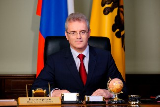 Губернатор Иван Белозерцев поздравляет горожан с Днем Победы