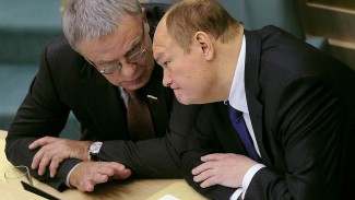 Сенатор Бочкарев обсудил в СФ, стоит ли вводить налог на «яд»