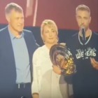 Пензенский бизнесмен Булаткин поздравил Крида с тарелкой МУЗ-ТВ со сцены в «Олимпийском»
