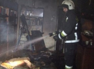 Четырнадцать спасателей тушили страшный пожар в Терновке