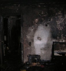 Вспыхнул как спичка: 12 пожарных тушили дом на Володарского