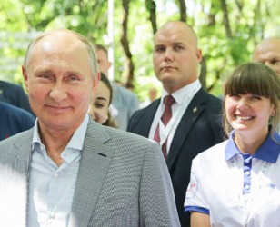 Жительница Пензы сфотографировалась и пообщалась с Владимиром Путиным 