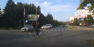 В Пензе «слепой» велосипедист выскочил под колеса несущегося авто