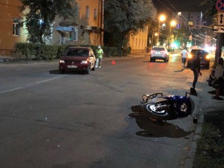 В центре Пензы произошла авария с участием мотоциклиста - соцсети 