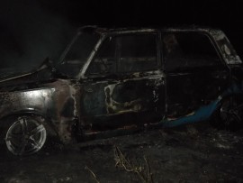 В страшном пожаре под Пензой сгорели два автомобиля 
