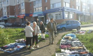 «Блошиный» рынок в Арбеково пришелся не по душе местным жителям