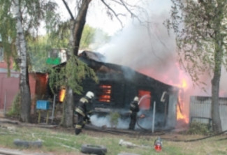 В результате страшного пожара на Мельничной в Пензе пострадал человек 