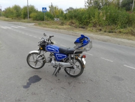 В Пензенской области на полной скорости столкнулись легковушка и мотоцикл 