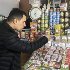 Депутат Николай Бондаренко, выживающий на 3,5 тысячи рублей в месяц, пожаловался на скудность своего меню