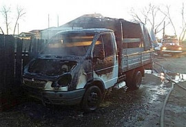 В Кузнецке восемь человек тушили грузовую «ГАЗель»