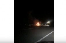 Полыхающий на трассе «Пенза-Тамбов» фургон попал на видео 