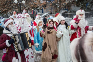 В Пензе прошел парад Дедов Морозов 