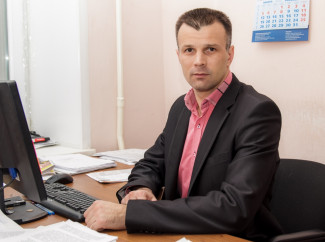 Киндаев заставит Павлусенко и его МУП остановить поток фекалий в подвале пятиэтажного дома