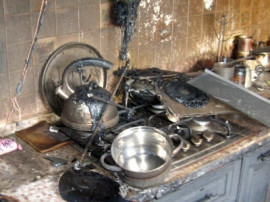 Пожар в арбековской многоэтажке: горящую кухню тушили 14 человек